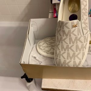 Michael kors vanilla slip on NIB 8 1/2